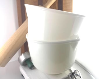 Cuencos mezcladores de vidrio opalino vintage para mezcladoras Sunbeam. Elija Glasbake 20CJ o Fire-King 15. Vidrio blanco acanalado. Excelente estado.