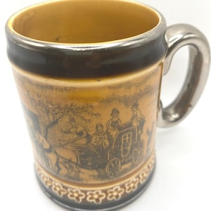Jarra de cerveza/jarra de cerámica Lord Nelson de Inglaterra, casa victoriana y carruaje