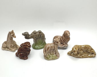 Figurki z herbatą Wade Whimsies Red Rose: żyrafa, króliczek, wielbłąd, cielę, lew morski, gepard