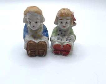 Mini Boy and Girl Reading Books Sitting Salt and Pepper Shakers JAPAN