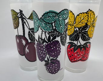 Three Vintage 1950s L Elliott Fruit Glass Tumblers Mid Century Modern Strawberry Plum Blackberry Design Colorful Retro Kitchen Glassware