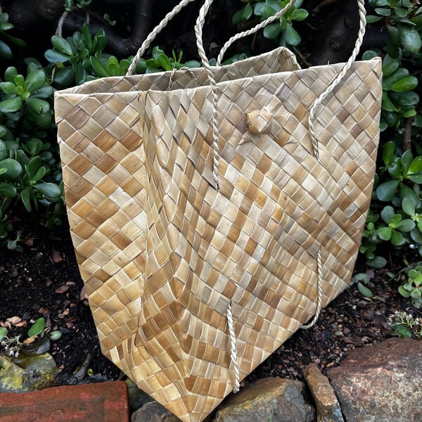 Guam Luggage Cover Lauhala Gray Circle Style
