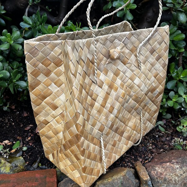 Hand crafted Lauhala Hawaiian reusable tiki beach grocery bag-15x14/15X10 inches