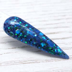 Fa-Boo-Lous: blauw glitterdippoeder voor Halloween-nagels