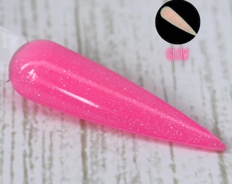 Pink-a-boo: polvos fluorescentes pastel que brillan en la oscuridad para uñas de verano.