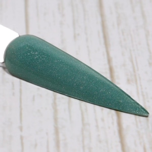 Mountain Air Dip Powder – Soft Sage Green Shimmer Nail Dipping Powder