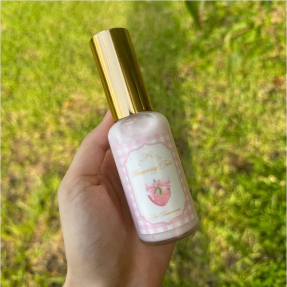 メラニー・マルティネスのクライベイビー香水にインスパイアされた