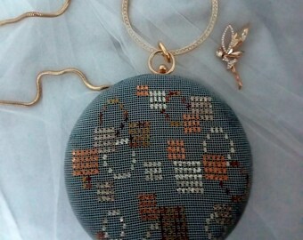 Clutch gris con bordado geométrico y pulsera, bolso de noche hecho a mano