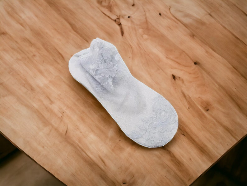 Calcetines invisibles de encaje finos para mujer, calcetines de barco de encaje, calcetines transparentes poco profundos antideslizantes huecos para mujer imagen 8