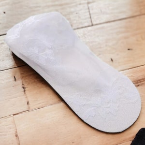 Calcetines invisibles de encaje finos para mujer, calcetines de barco de encaje, calcetines transparentes poco profundos antideslizantes huecos para mujer imagen 7