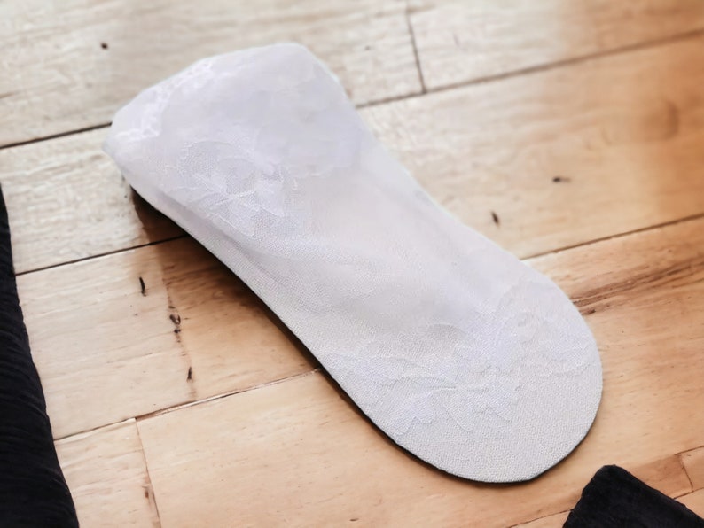 Chaussettes invisibles en dentelle pour dames, fines, chaussettes bateau en dentelle, chaussettes creuses antidérapantes transparentes peu profondes pour femmes Blanc