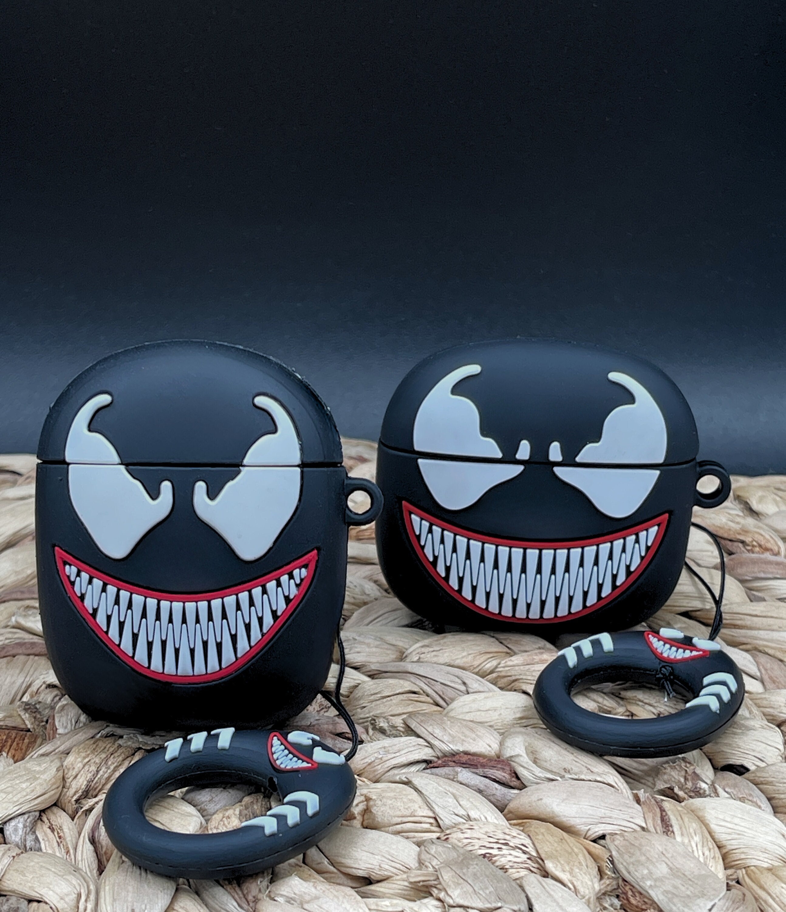 Venomデザイン イヤホンとケース Venom 3D AirPod Case Cover - Etsy