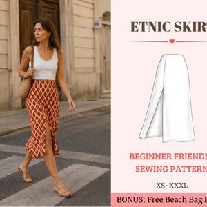Op de afbeelding: Een midi-rok met een roestkleurig ruitpatroon en een split aan de voorzijde, gedragen met een wit hemdje. De afbeelding bevat een technische lijntekening van de rok, de tekst ETNIC SKIRT, BEGINNER FRIENDLY SEWING PATTERN, XS-XXXL en BONUS: Free Beach Bag Pattern.