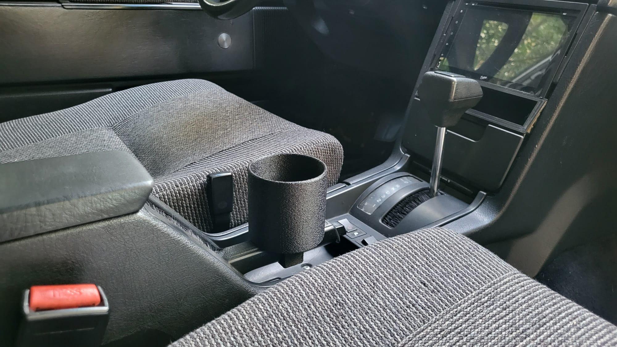 VOLVO240 ボルボ240 アームレストドリンクホルダー付