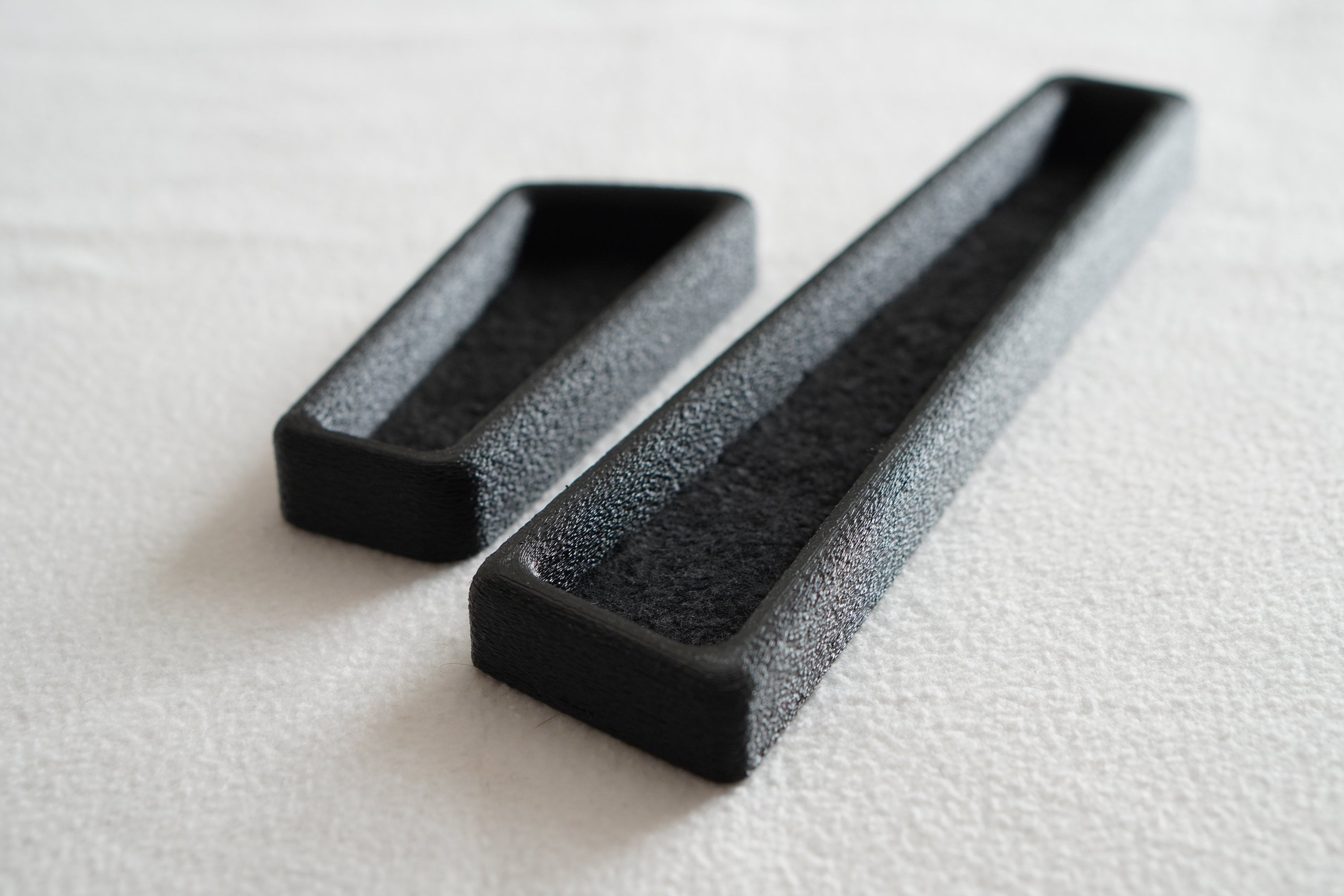 set of Volvo 740 940 shelf, pencil holder, pen tray, pennfack, set of two, left and right