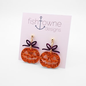Pumpkin Earrings with Purple Mirrored Bow – Halloween Acrylic Dangle