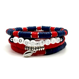 Pila de pulseras de cuentas Heishi azules y rojas / Personalizables / Joyería del día del juego / Colores del equipo