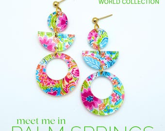 Pendientes acrílicos con diseño floral de Palm Springs / Colección Ciudades del Mundo