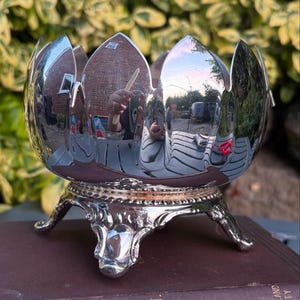 Vintage Viners Silver Plated Rose Bowl with Silver Frog & Candle Holder - DM to confirm international shipping cost