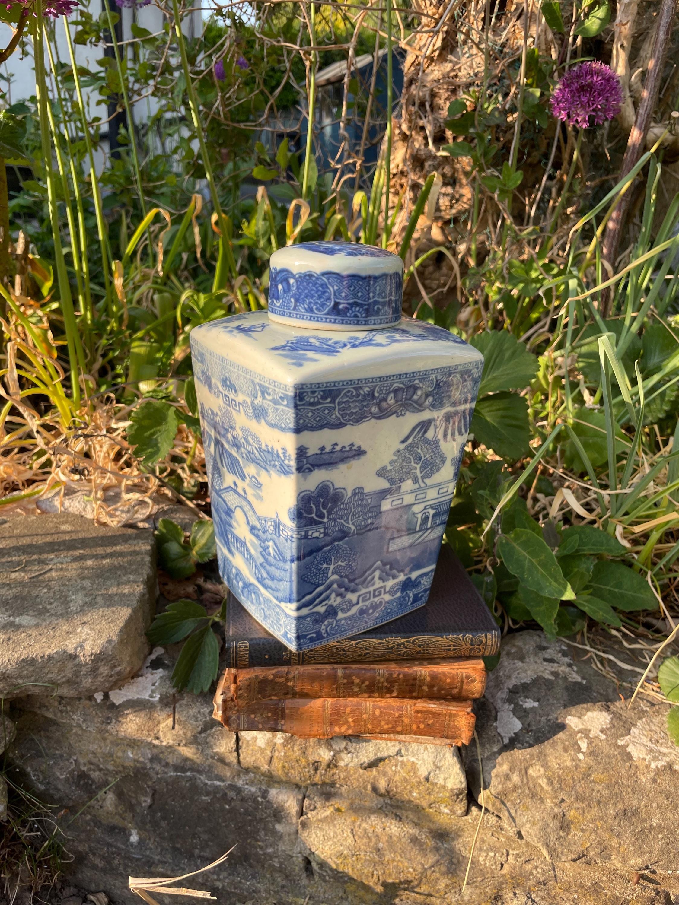 1930s Ringtons Tea Caddy: Vintage 'two Towers' Blue Willow Design