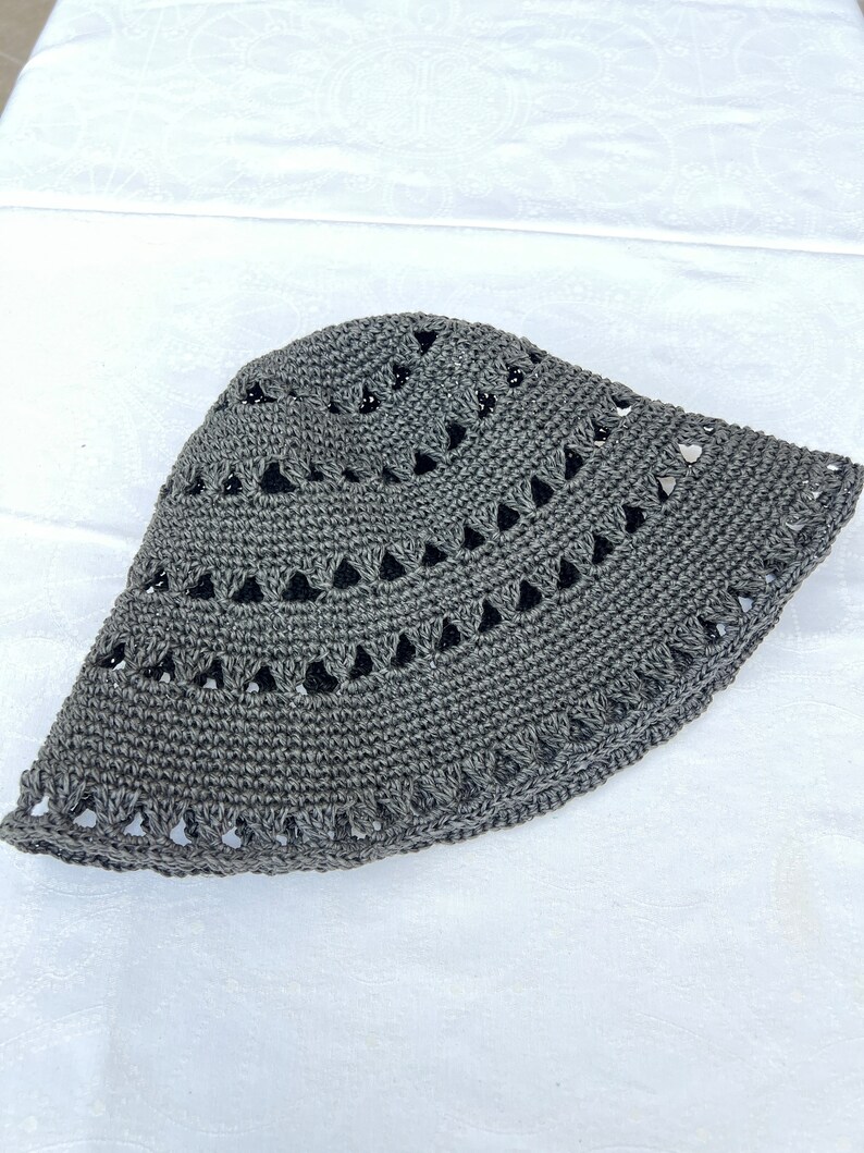 Black knit bucket hat image 3