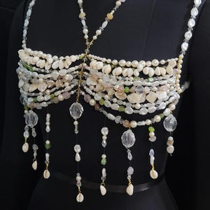 Lyxig pärla- och ädelstens-bralette-kroppskedja – handgjord sjöjungfrutopp, Burning Man-festivalsmycken, behå med snäckspärlor