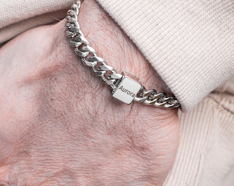 Pulsera con nombre grabado para hombre: joyería personalizada de acero inoxidable