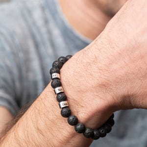 Pulsera de cuentas para hombre: pulsera de lava, pulsera personalizada para hombre, pulsera de cuentas negras, joyería personalizada para hombre, pulsera elástica para hombre, pulsera de piedra