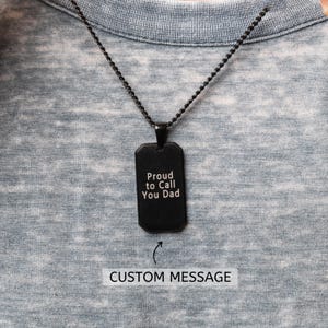 Collar grabado para él: collar con placa de identificación personalizada para hombre en negro, colgante personalizado con nombre o escritura a mano, regalo para el Día del Padre.