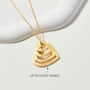 Individuelle Halskette für Mama oder Oma - Gravierter Herzanhänger mit den Namen der Kinder, personalisierter Familienschmuck und Geschenk für Sie
