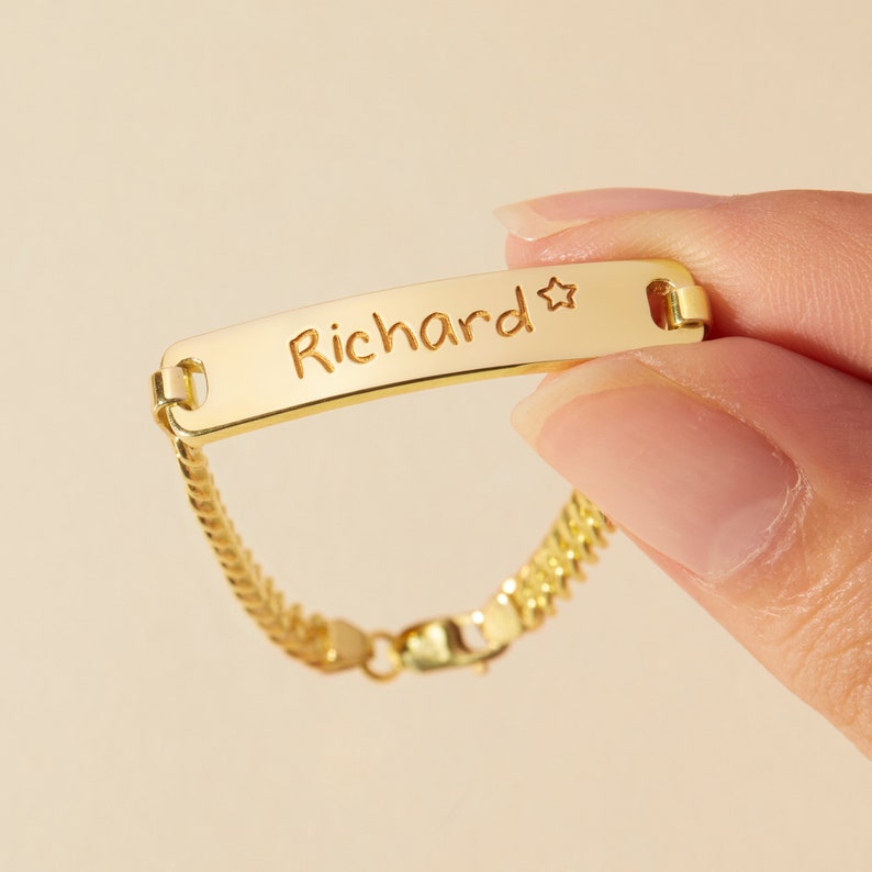 Id-armband voor vrouwen gepersonaliseerde armband met gegraveerde tekst aan twee zijden aangepaste naamarmband goud, zilver, roségouden naamarmband afbeelding 4