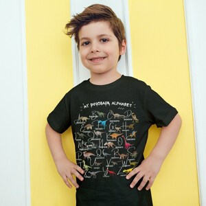 Camiseta alfabeto dinossauro ABC escola SVG