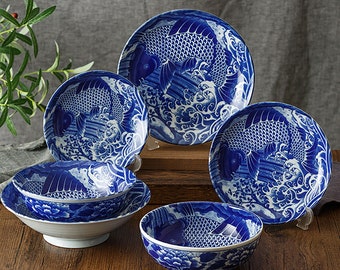 Vaisselle en Céramique Traditionnelle Japonaise avec Motif de Carpe Bleue et fait main artisanal