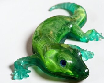 Forest Sprite Gecko | Handmade Resin Lizard with Leaf Inclusions | Woodland Decor | Nature Inspired Collectible | One of a Kind