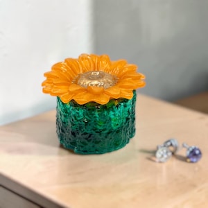 Flower Trinket Box, Flower Ring Dish, Orange Flower Jewelry Box with a Lid, Vanity Trinket Dish, Flowery Trinket Storage, Sunflower Box