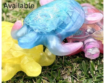 Tortuga marina de resina personalizada, decoración marina hecha a mano, elige colores, acento costero para el hogar