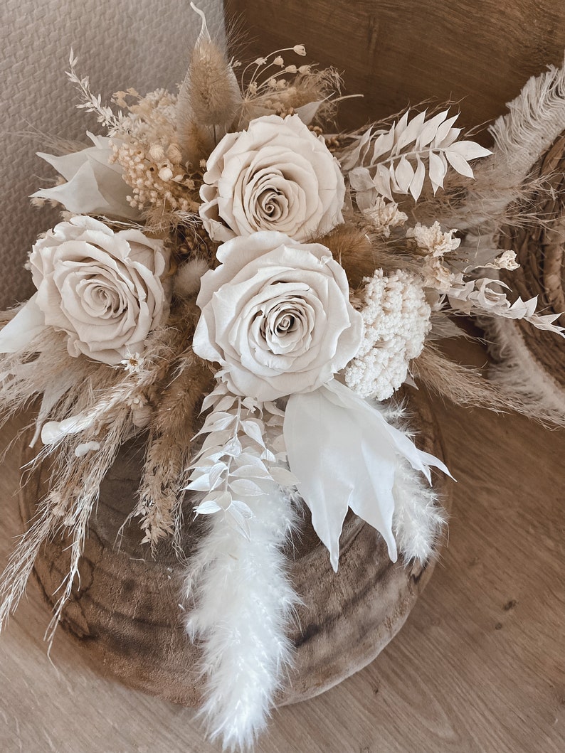 Brautstrauß Beauty in Beige aus Trockenblumen Bild 2