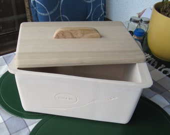 Bread box made of clay, fired, unglazed. approx. 10 liters