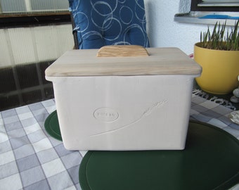 Bread box made of clay, fired, unglazed approx. 12 liters.