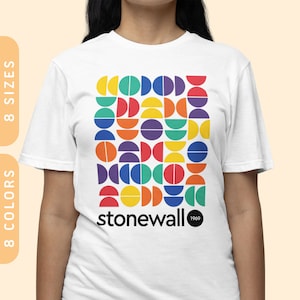 ストーンウォール 1969 Tシャツ | バウハウススタイル LGBTQ ヒストリーTシャツ XS-4X