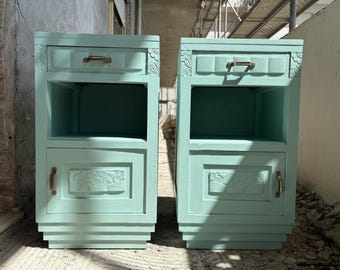 Mesas de Cabeceira Restauradas