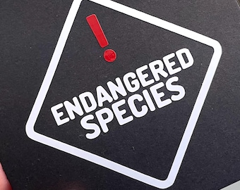 Vinyl-Aufkleber: Endangered Species Autoaufkleber: Mechaniker Humor Fensteraufkleber