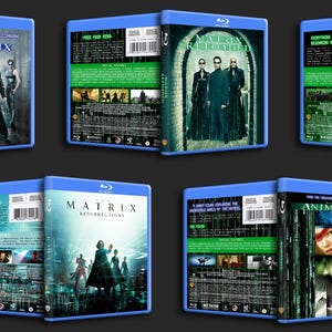 Puede incluir: Una colección de seis estuches de Blu-ray que representan la franquicia Matrix. Los estuches están dispuestos en dos filas de tres. Los estuches presentan diferentes personajes y escenas de las películas. Los títulos de las películas son visibles en los estuches: The Matrix, The Matrix Reloaded, The Matrix Revolutions, The Animatrix y The Matrix: Resurrections.