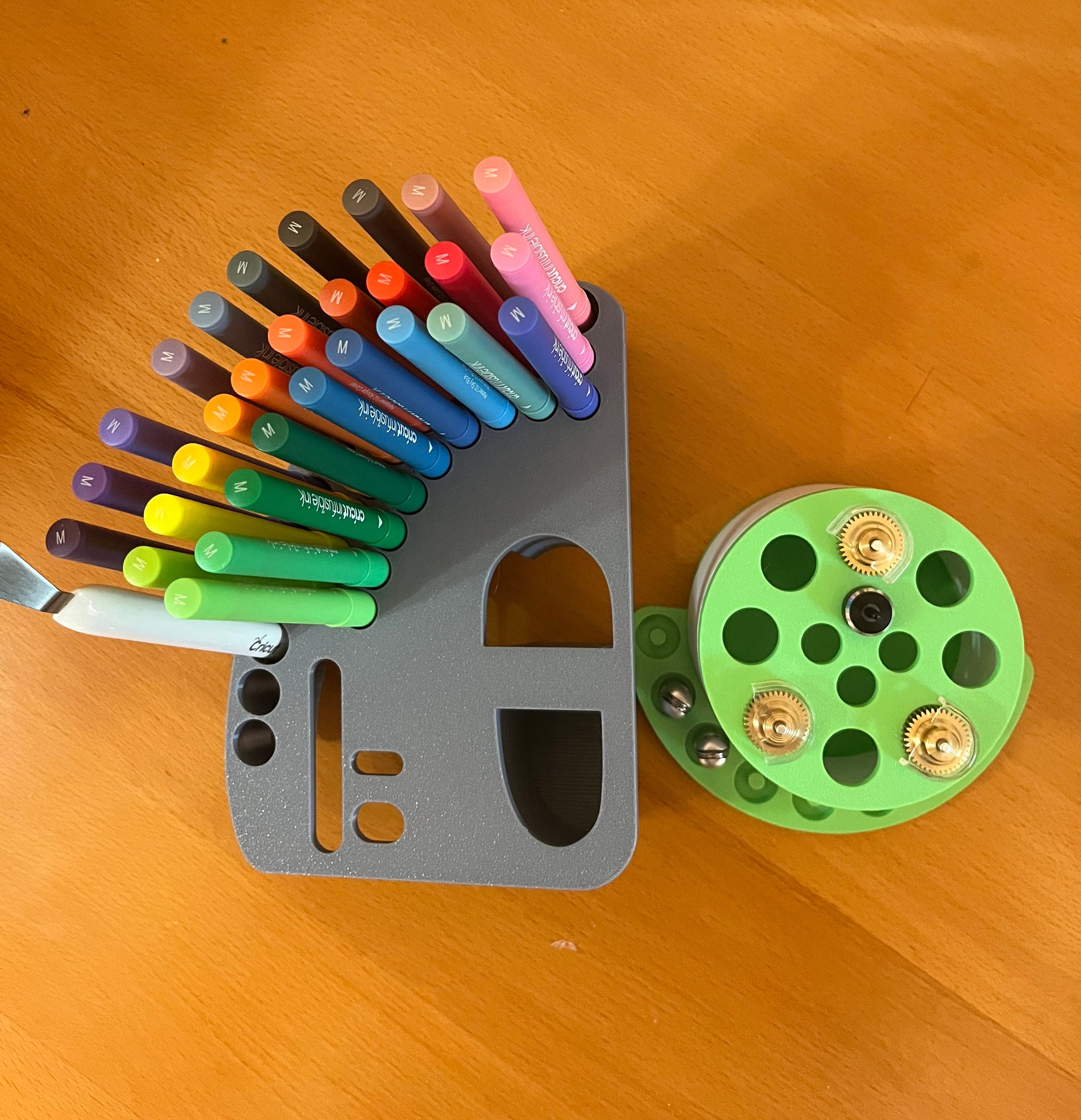 Cricut 3d printed tool holder 🥰🥰 this is super handy for all my tools and  blades for the maker : r/cricut