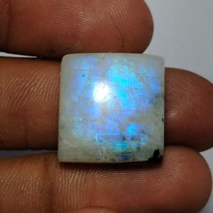 Moonstone Cabochon, Heliotrope/Moonstone Loose stone, Semi precious jewelry, Heliotrope Cabochon with Good Feeling    26 Carat.  19X19 MM