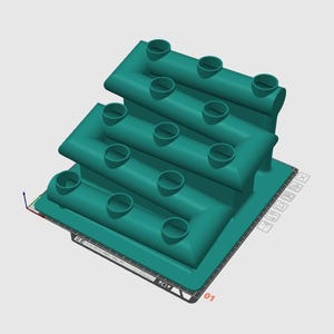 Peut inclure: Un pot en plastique bleu sarcelle avec 10 trous ronds pour planter. Le pot est en forme d'escalier avec quatre niveaux.