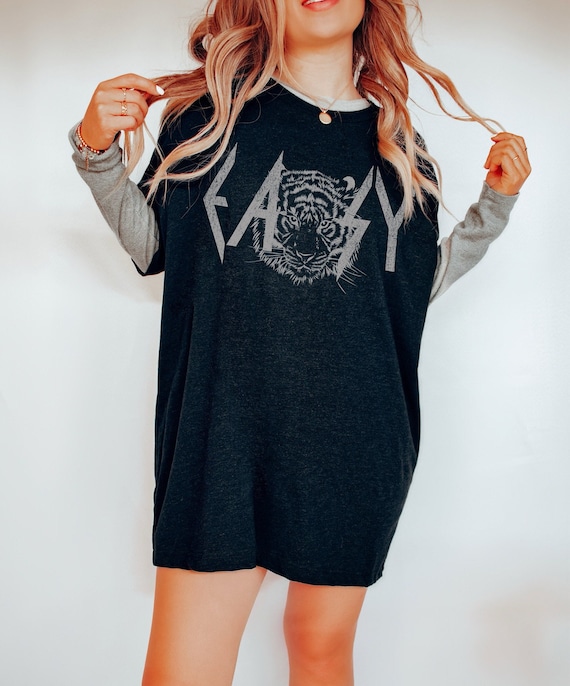 Easy Tiger Graphic Tee: Retro 90s Oversized T-Shirt