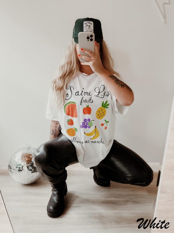 J'aime les fruits. French t-shirt Minimalist style French quote tee for women Parisian style French language gift for girlfriend shirt.