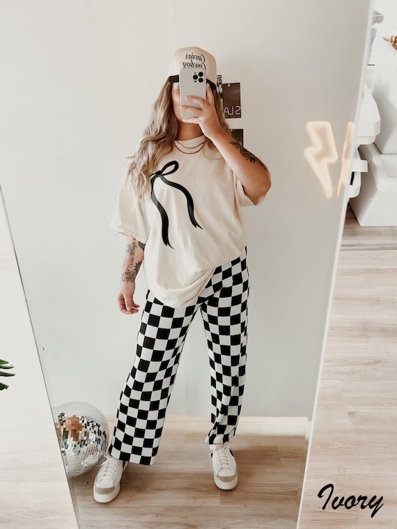 Pink Bow Shirt | Oversized Graphic Tee | Y2K Aesthetic T-Shirt | Coquette Girl Outfit | Soft Aesthetic Top | Cute Preppy Tee | Sweatshirts