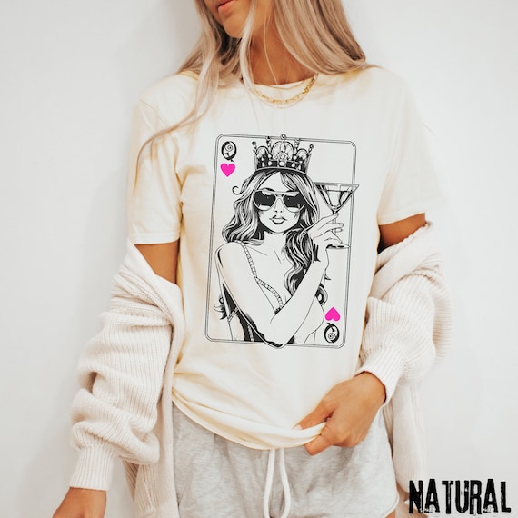Vintage Queen of Hearts Graphic Tee: Oversized Women's Cotton T-Shirt